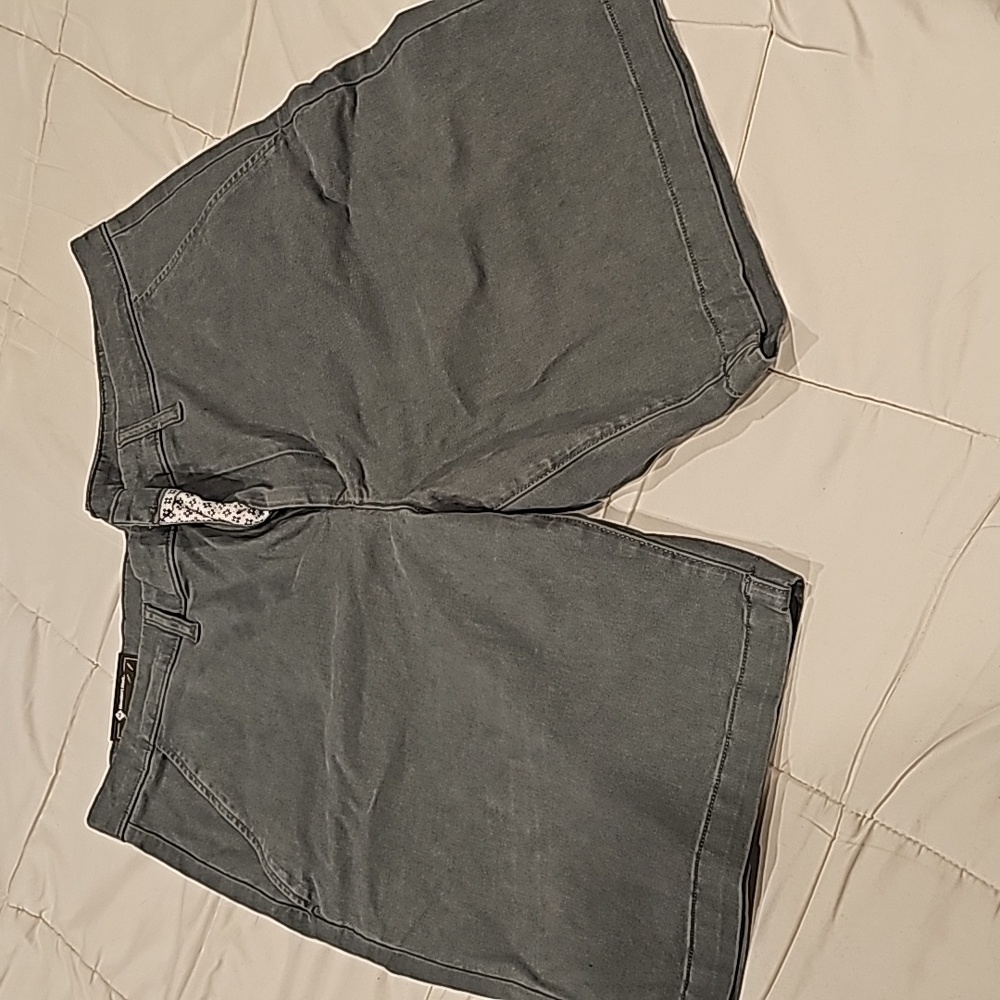 Men's Flant Front Short